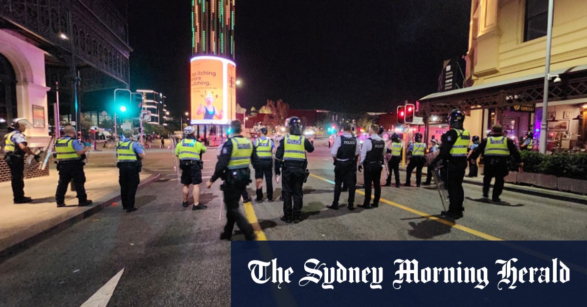 Australia Day: Crowds pelt police with rocks, bottles, brick in Perth CBD riots - Vimarsana News