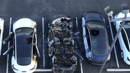 Police are investigating after several vehicles were set on fire at a Tesla service centre in Las Vegas.