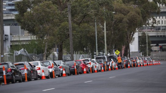 The queue for COVID-19 tests at Normanby Street, South Melbourne, on Wednesday.