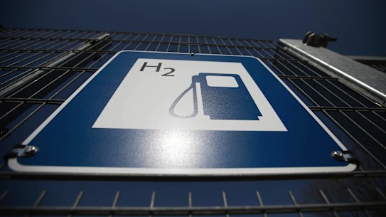 Scott Morrison will pledge $275 million towards creating four more hydrogen hubs in regional Australia.