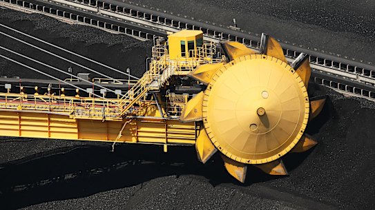 Institutional shareholders have thrown their weight behind a landmark climate resolution seeking greater disclosure from Glencore.