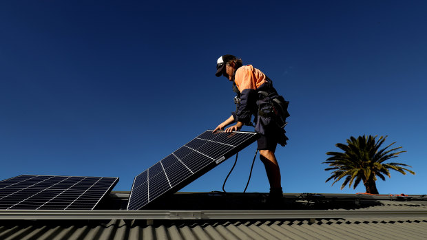 Spring weather plus solar panels push WA grid to the limit