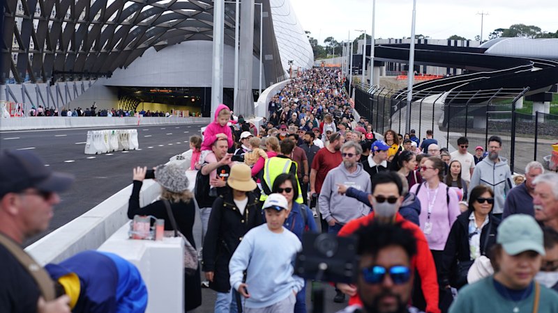 No car? No worries: Thousands given preview of West Gate Tunnel