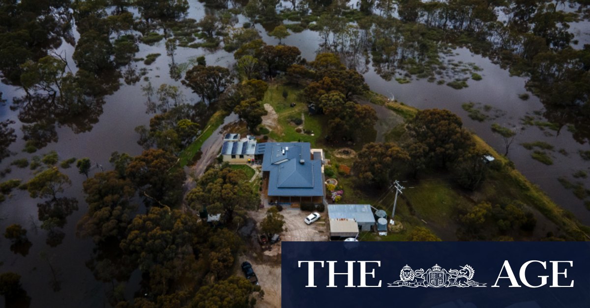 Victoria floods: It was 500 metres away, but now the Loddon River is on their lawn - Vimarsana News