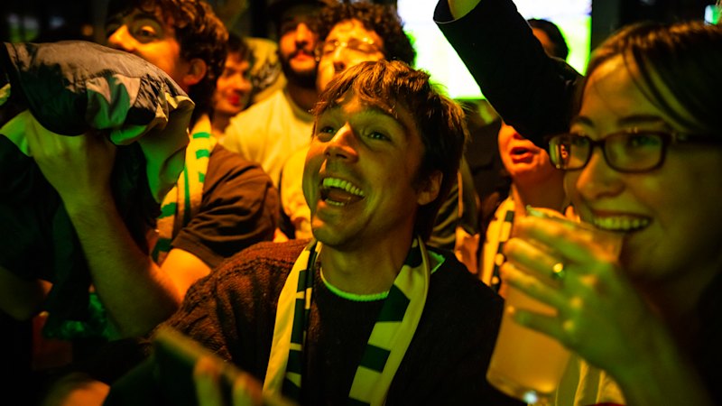 Rule tweak lets Queensland pubs open for knockout clash