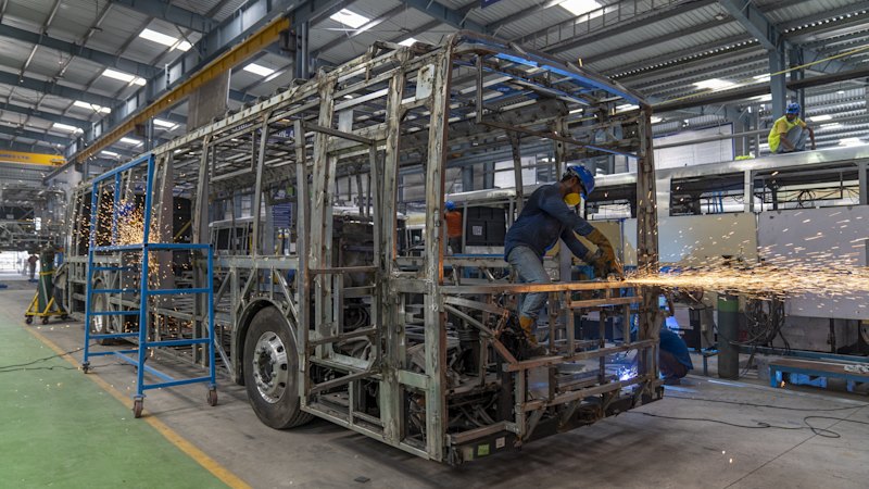 Queensland government plans up to 630 new diesel buses, ending an electric bus program