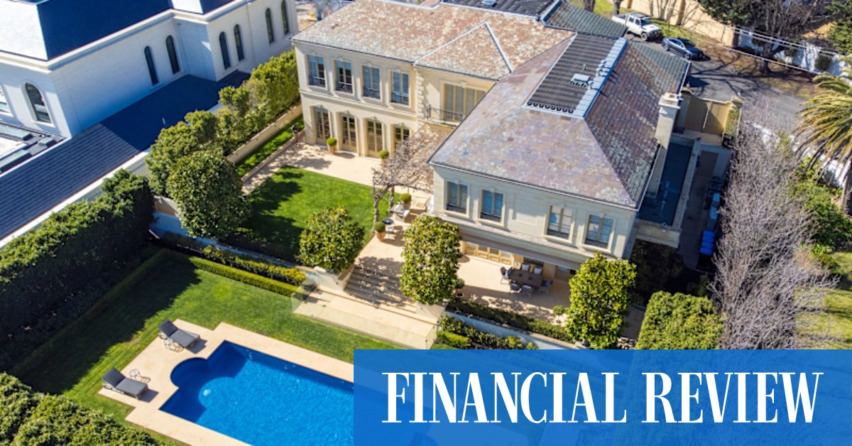Mark Healey buys Chasse Gardee as three Toorak homes trade in pre-Christmas rush - Vimarsana News