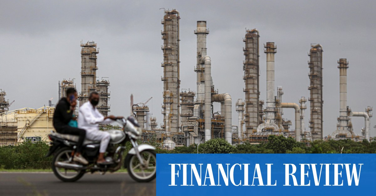 afr.com - Michael Read - Future Fund urged to dump $175m from Russian 'blood oil' refiner