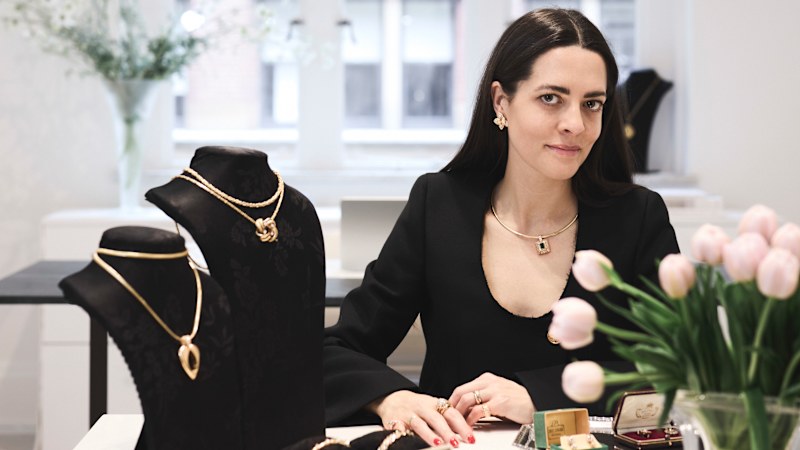 Meet the internet's favourite jewellery detective