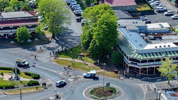 An aerial view of the crash scene.