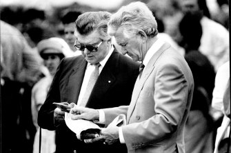 Bart Cummings and Bob Hawke at Canterbury races in 1988.
