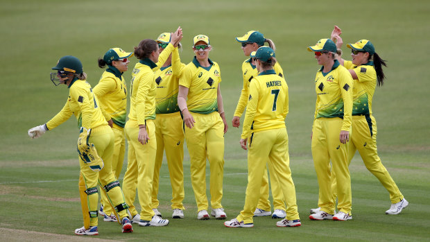 Australia got their Ashes campaign off on the right foot with victory in Leicester.