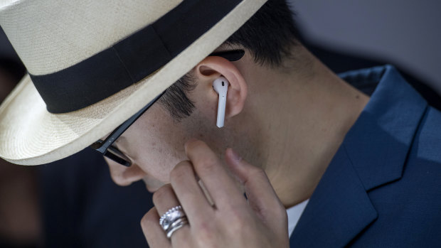 Wireless headphones like AirPods suffer from congestion.