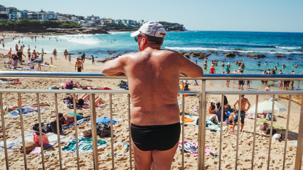 Bronte Beach and its pool is teeming with beachgoers as Sydneysiders seek reprieve from the heat.