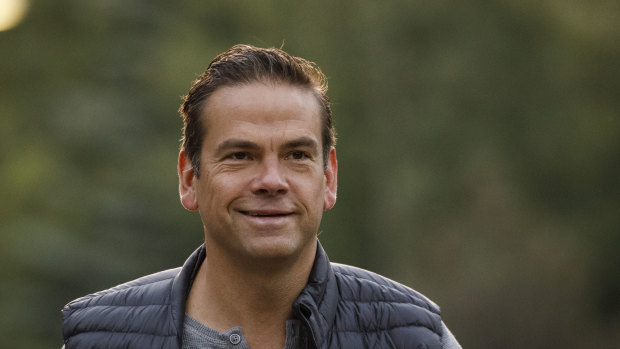 Lachlan Murdoch arrives at Sun Valley.