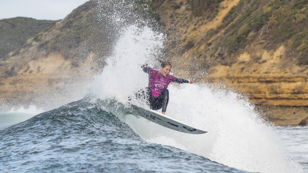 Stephanie Gilmore is through to the quarter-finals at Bells.