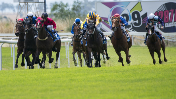 An eight-race card is scheduled for Tamworth on Tuesday.