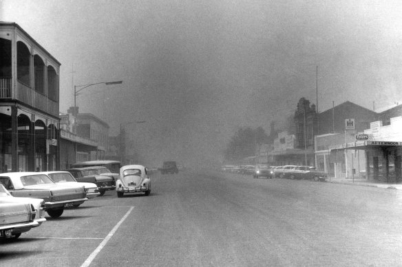 Dust storm in Warracknabeal during the drought.