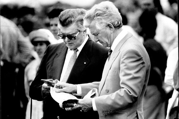 Bart Cummings and Bob Hawke at Canterbury races in 1988.