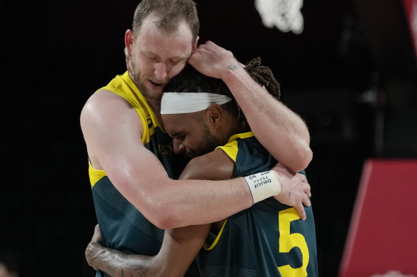 A singular focus on the goal ... Patty Mills with teammate Joe Ingles.