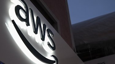 Amazon will abandon plans to build a campus in New York.