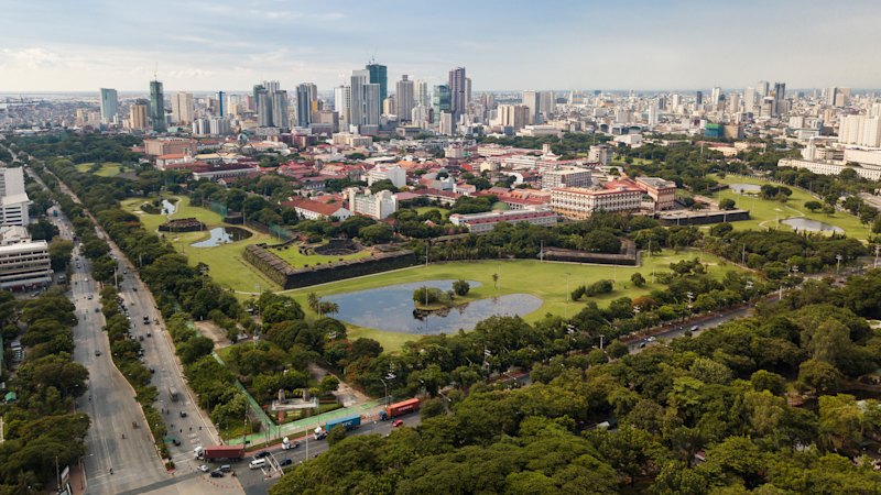How should we spend a 24-hour layover in Manila?