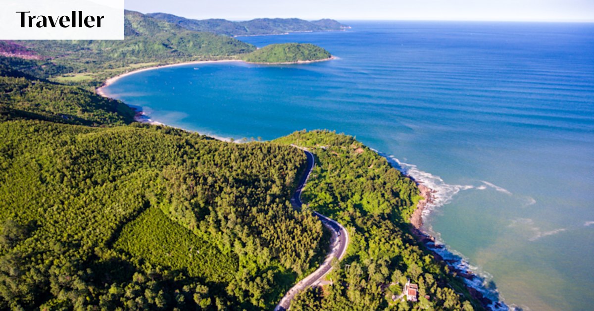 Is it possible to explore Vietnam by public transport?