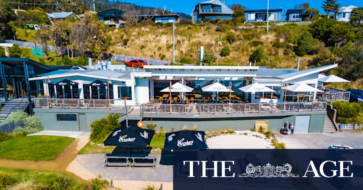 Sydneysider swoops on Victorian surf coast pub - Vimarsana News