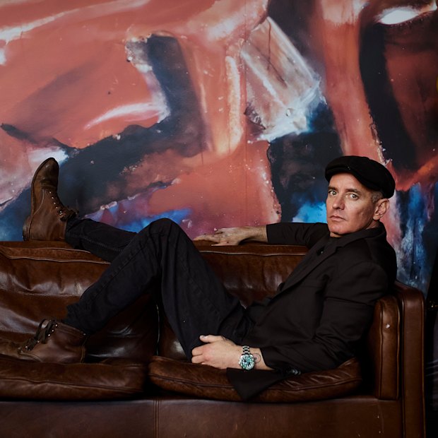 Fantauzzo in front of one of his abstract works, which he previously hid: “I didn’t know how to talk about art or defend myself.”