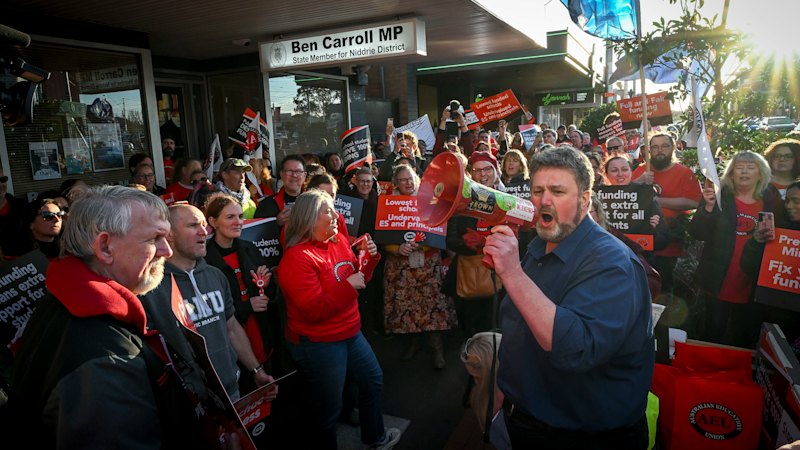 State school teachers threaten to strike as pay talks stall