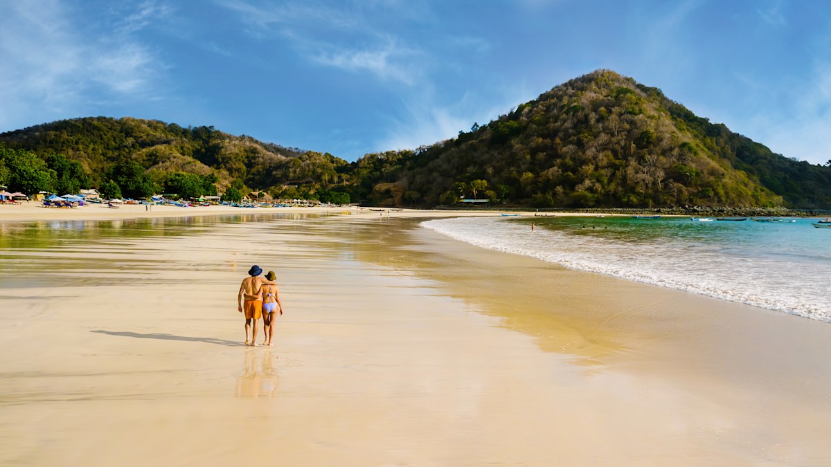 Cheap flights, travel deals: $34 flights as Jetstar and Qantas slash ...