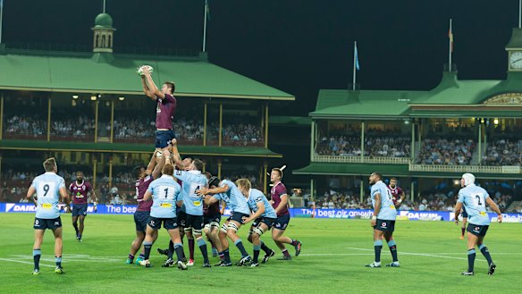Heritage: The SCG provides a stunning backdrop to the Super clash but the surface appeared substandard.
