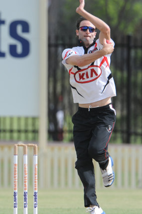 Rob Aitken bowling for North Sydney in 2013.