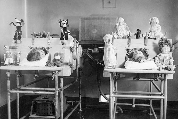 An eerie scene from one of last century’s polio treatment wards.