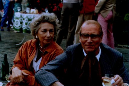 Robin Dalton with Laurence Olivier in 1999.