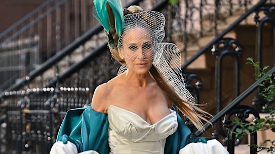 NEW YORK, NEW YORK - NOVEMBER 03: Sarah Jessica Parker is seen on the set of “And Just Like That...” Season 2 the follow up series to “Sex and the City” in the West Village on November 3, 2022 in New York City. (Photo by James Devaney/GC Images) AJLT/wedding dresses
