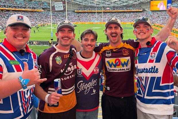 Influencers Those Carter Boys posed with mates before kickoff.
