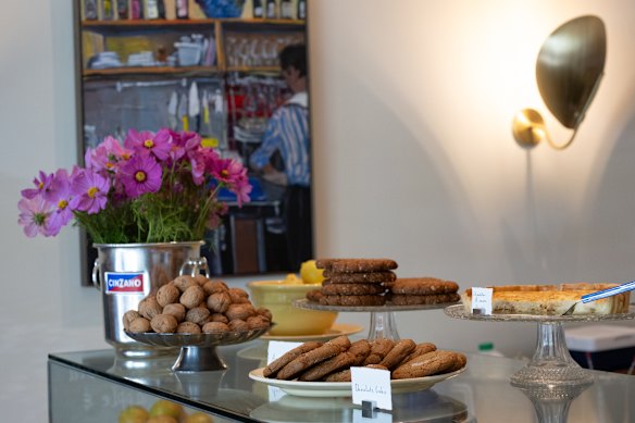 The display at Florian To-Go sits on a large brass bar.