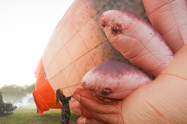 Patricia Piccinini readies the hot-air balloon’s form before its test flight outside Canberra.