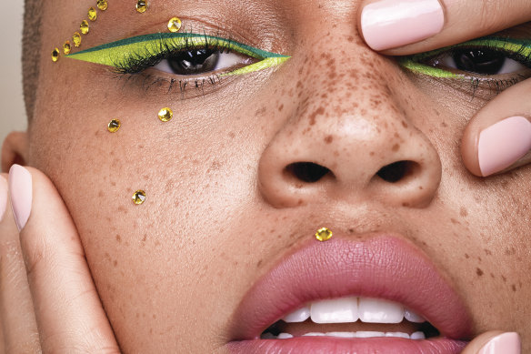 Neon eyeliner, neat nails: Your guide to this season’s beauty trends