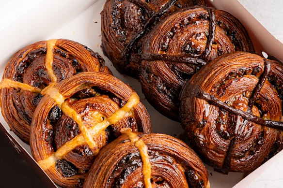 Hot cross buns scrolls from Shadow Baking.
