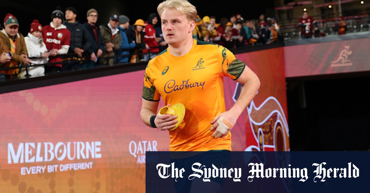 Wallabies restore young star to No.10 jersey as Schmidt looks to future