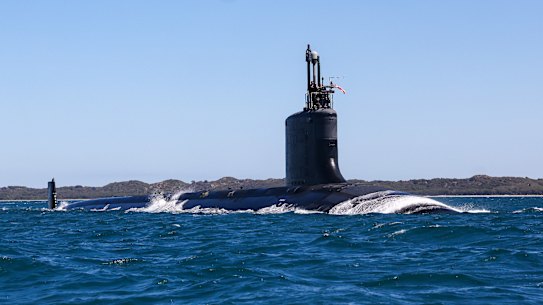 Australia will now only buy second-hand submarines from the US, rather than a mix of new and old submarines.