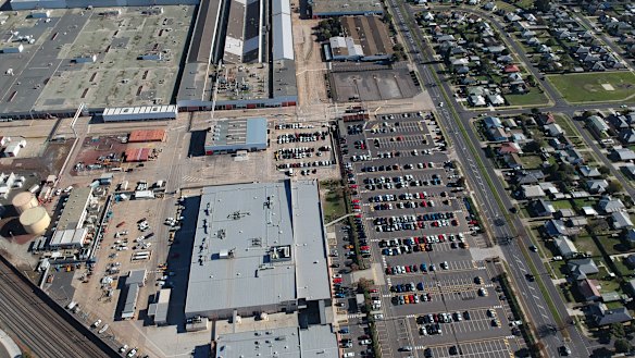 The former Ford plant in Geelong is set to have a grid scale solar farm and battery installed.
