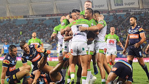 The revamped Raiders got their season off to a winning start against the Titans.