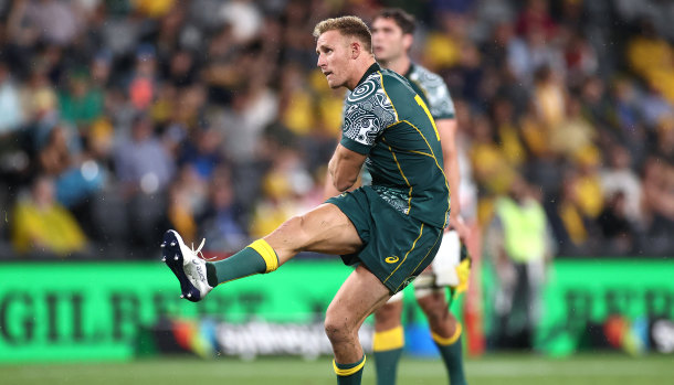 Reece Hodge missed a last gasp penalty which would have won the match for the Wallabies.