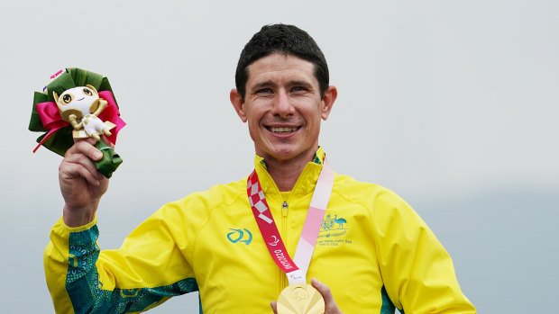 Darren Hicks on the podium after his gold medal in the time trial. 