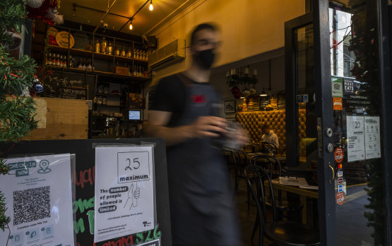 The Australian Council of Small Business Organisations has said it wants the isolation rules relaxed, including in the hospitality and retail sectors.