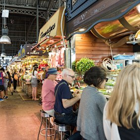 Full-immersion Spanish: only eat if you can order in the local language.