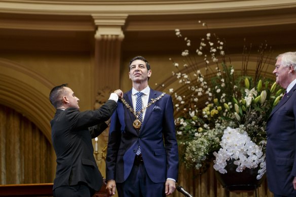 Perth Lord Mayor Basil Zempilas is sworn in by WA Governor Kim Beazley.